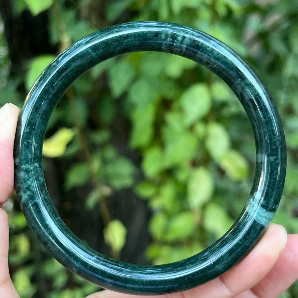 64mm inner diameter skinny dark green xiuyu jade bangle - Picture 5 of 9